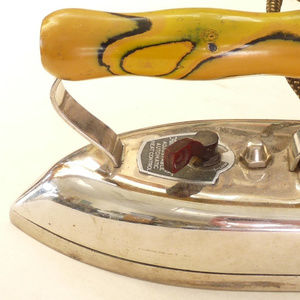 Vintage electric iron American Beauty 1920 bakelit